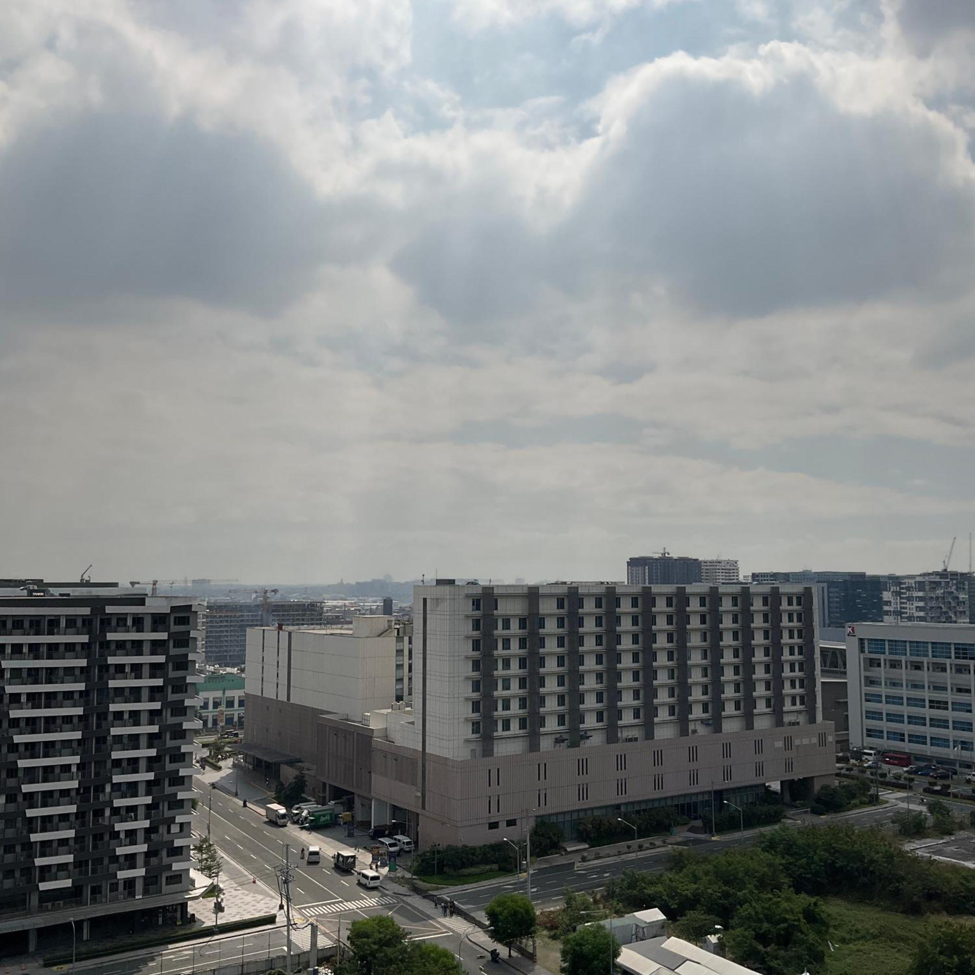Sea Residences In Pasay Near Mall Of Asia Exterior photo